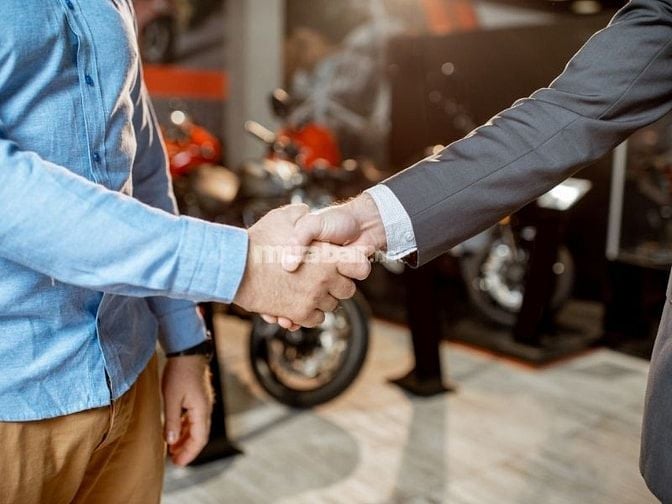 Thương lượng lại giá bán với chủ xe 