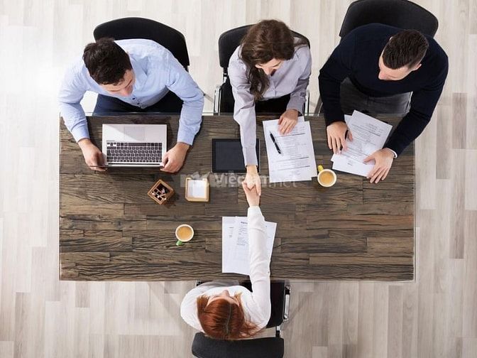 Nhân viên tuyển dụng làm công các tuyển dụng tại doanh nghiệp