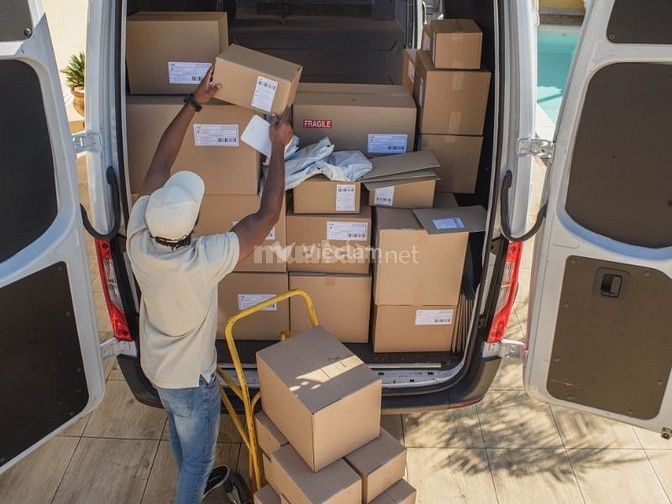 Nhân viên bốc xếp thời vụ