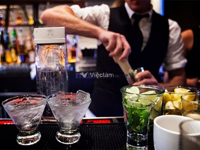 Xu hướng tuyển dụng nam nhân viên phục vụ quán bar hiện nay