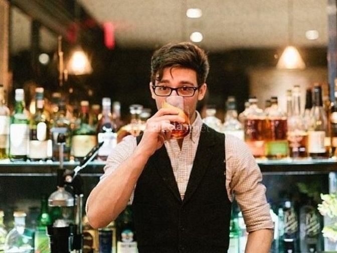 Các công việc thường ngày của nhân viên phục vụ quán bar