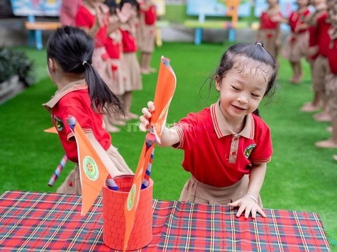 Trợ giảng hỗ trợ tổ chức các hoạt động ngoại khóa
