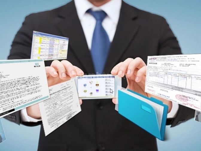 Quản lý hồ sơ nhân sự là việc ghi chép, lưu trữ, sắp xếp thông tin về nhân viên theo đúng luật.