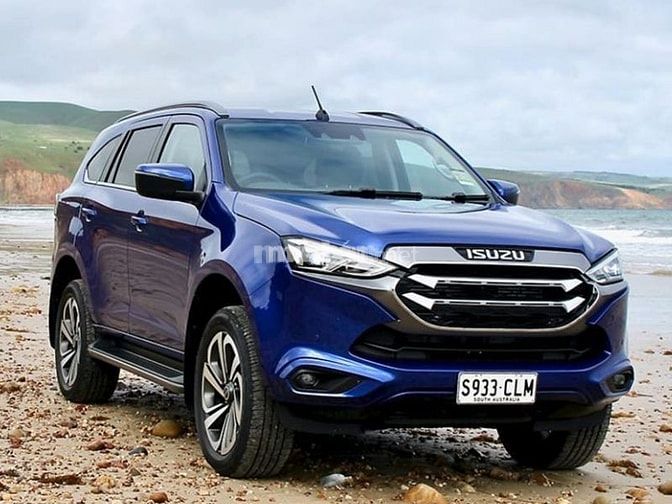 Xe Isuzu MU-X 2022 sở hữu vẻ ngoài mạnh mẽ