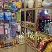Qua lễ Tuyển nhân viên nam nữ phụ soạn hàng xếp hàng trong kho gói quà