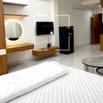 Cho thuê căn hộ 40m2, full đồ, thang máy mặt phố Khâm Thiên, Đống Đa