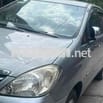 Toyota Innova 2011 G - 300000km