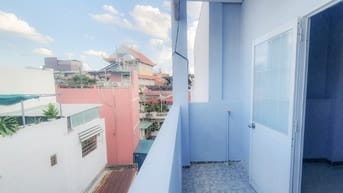 Phòng Balcon - Ko nội thất (ngay BV Hoàn Mỹ - Phan Xích Long)