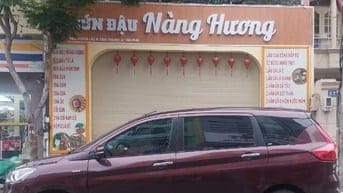 Bán Nhà mặt tiền 8x18m, 3 tầng, sân rộng, ngay trung tâm quận, 26,5tỷ