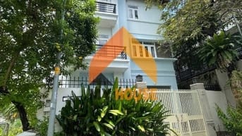 HẾT HỒN LUÔN - CĂN VILLA RẺ BẤT CHẤP MƯA BÃO SÀI GÒN NGAY TRẦN NÃO Q2