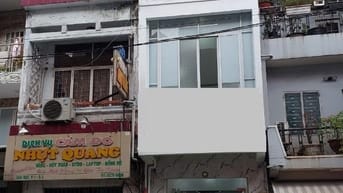 Cho thuê nhà mặt tiền 231 đường Cao Đạt, Phường 1, Quận 5, vị trí đẹp