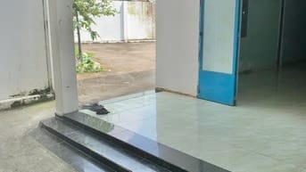 Cho thuê nhà , hẻm betong 4m . DTKV 360m2 ( 10 x 36m ) , nhà 2PN 