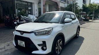 Bán gấp xe Toyota RAIZE màu trắng, model 2022, mua mới tại hãng