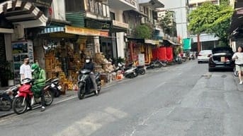 Mặt phố Tôn Đức Thắng giá 15,6 tỷ, 35mx4T. KD tốt. Lô góc 3 thoáng