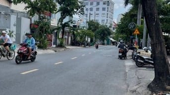 Bán Nhà Thảo Điền, Thủ Đức. MT Trần Văn Sắc 4,6mx 21m = 98m, 13PN, Đ8m