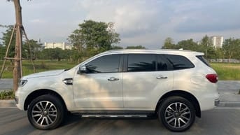 - Ford Everest titanium bản 1 cầu sản xuất 2021