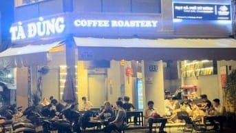 SANG QUÁN CAFE - Góc 2 MT, 2 lầu ngay khu Phan Xích Long