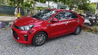 Kia Soluto một chủ sử dụng, xe giữ kỹ, bảo dững định kỳ nên còn rất oo