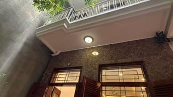 50m2*5 Tầng-8.15 tỷ có sân để xe phố Bùi Xương Trạch- QuậnThanh Xuân