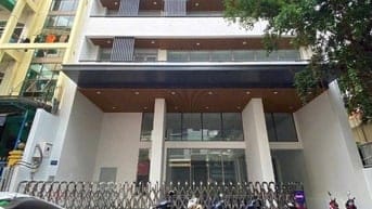 Tòa nhà VIP thu nhập 220tr/tháng