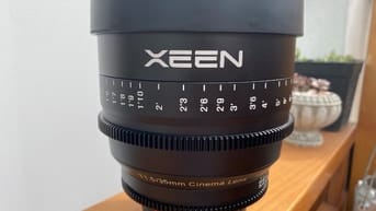 linh phụ kiện máy anh .2 lens,2 micro hiệu Rode,v..v..