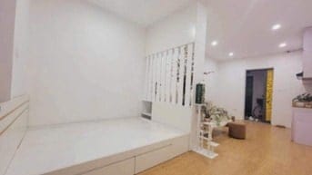 Cho thuê nhà tập thể phố 8/3 - Hai Bà Trưng - Hà Nội.  DT 60m2 