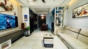 Nhượng gấp nhà 2 lầu MT Huỳnh Tịnh Của Q3 giá chỉ 3 tỷ650 