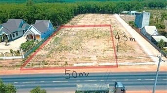 Bán gấp 2MT(50x43=2.250m2)full SHR TC,Sát trường chợ(cty PHÚ HÀO)960TR