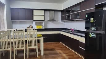 Bán căn hộ 96m2 tầng 10 chung cư N105 Nguyễn Phong Sắc có thương lượng