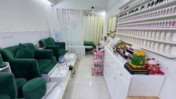 Mình cần sang tiệm nail - gội đầu đang hoạt động tại 