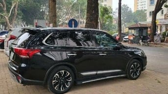 Bán xe ôtô Mitsubishi Premium chính chủ , đi từ đầu