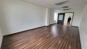 Tìm khách thuê văn phòng 30m2 trên tòa nhà văn phòng quận Hồng Bàng