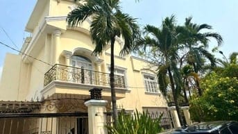 Cho thuê Villa 600m2 - 7PN - HỒ BƠI Xuân Thủy -Thảo Điền Q.2 chỉ 5000$