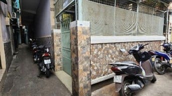 Cần bán nhà dt 76m2 hẻm 50 Tô Hiến Thành, Quận 10. LH: 0903652452 Phú.