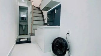 Nhà mới SHR dtich 8m2 đúc 2 lầu 2pn 3wc Huỳnh Văn Bánh, Q.Phú Nhuận