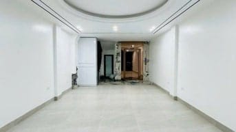 BÁN NHÀ NGUYỄN VĂN CỪ THÁNG MÁY NHẬP KHẨU GARA 2 OTO -ĐƯỜNG 4 XE OTO 