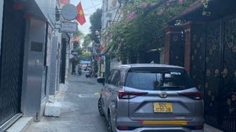 Nhà hẻm xe hơi Lý chính thắng q3 , 4x10m ( 38m2) trệt 2 lầu ,7,5 tỷtl 