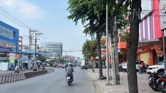 Chính chủ bán nhà mặt tiền Huỳnh Tấn Phát, Quận 7