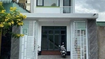 Bán nhà gần chợ Bình Điền, nhà 1 trệt 1 lầu 3 phòng ngủ ,sổ hồng riêng