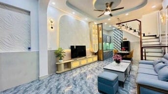 BÁN GẤP NHÀ NGỘP!Đ.Tôn Đản P13 Quận 4,DT:40m2/2.550 Tỷ còn bớt lộc,SHR