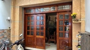 Bán nhà mặt tiền đường Văn Cao DT 4x30,67 2 tầng sân thượng thoáng mát