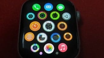 Apple watch 4 44mm zin ngoại hình đẹp 