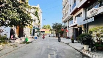 BÁN CĂN NHÀ NGAY TRUNG TÂM P. Thạnh Lộc Đường Nguyễn Thii Sáu