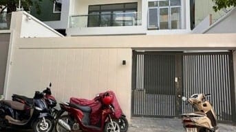 Bán biệt thự đường Nguyễn Chí Thanh Quận 5 (8x18m) 3 tầng, thang máy, 