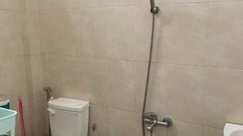 Nhà nhỏ khu dân cư yên tĩnh, có sân vườn