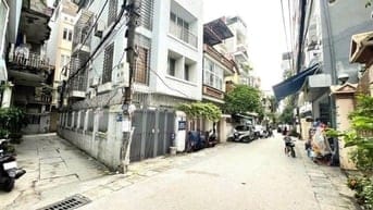 Nhà Lạc Long Quân 6T thang máy, cách ô tô tránh 5m DT23m2 giá 5.99 tỷ