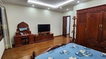 Bán nhà phân lô phố Trung Kính, 70m2, 5 tầng, mặt tiền 5,5m, ngõ ô tô 