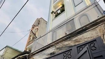 Đi nước ngoài định cư bán gấp nhà ở đường Trương Quyền, phường 6, quận