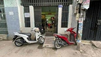 Nhà cũ 3 tầng chính chủ lâu đời, 3,1 Tỷ, ~30m2, Khu Kiều Đàm,Q.7.