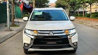 Mitsubishi Outlander 2017 2.4 Premium - Trắng đẹp